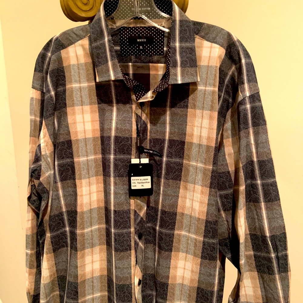 New XL Men’s Plaid Shirt